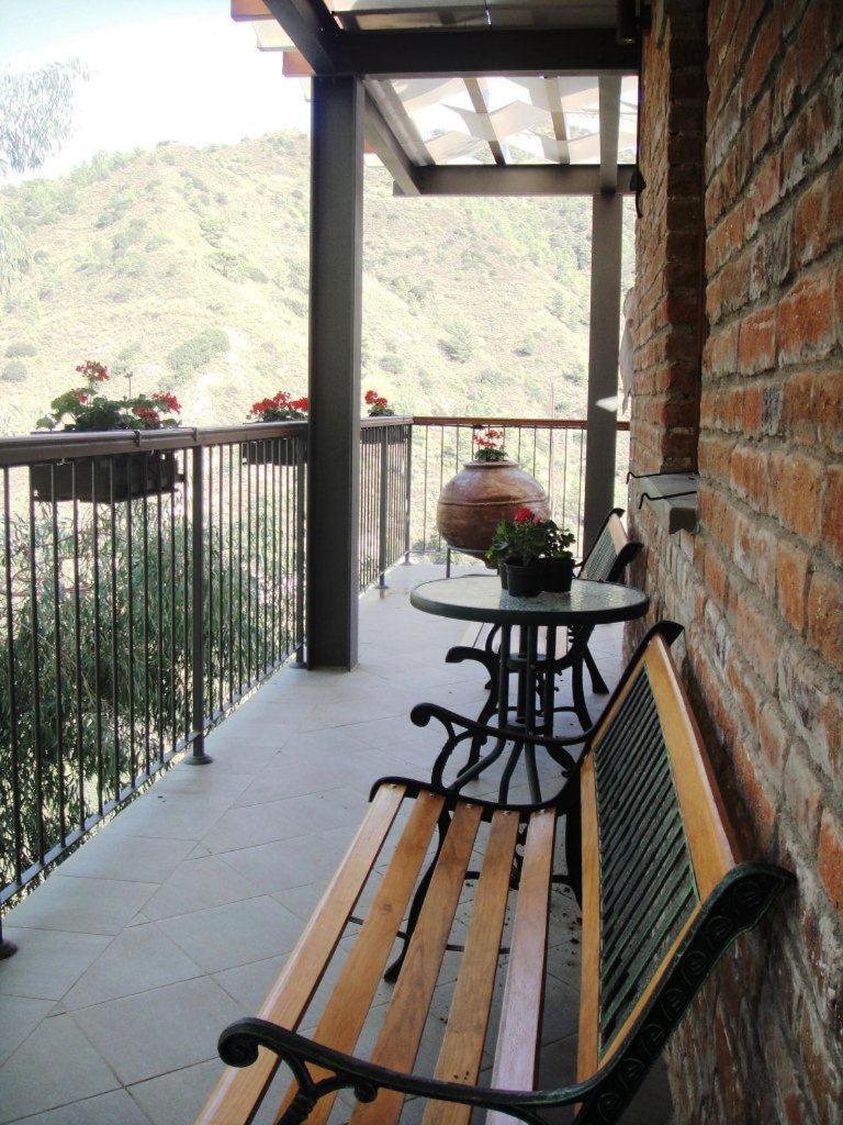 Archontiko I Misirlou Guest House Kalopanagiotis Ngoại thất bức ảnh